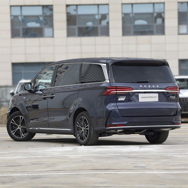 SAIC Roewe IMAX8 Minivan