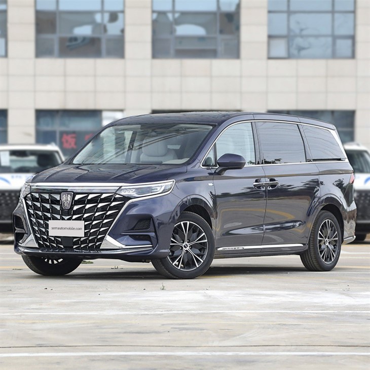 SAIC Roewe IMAX8 Minivan