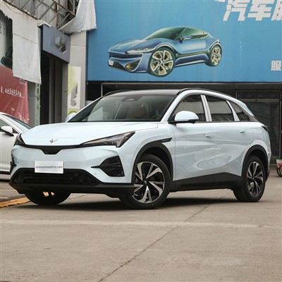 Arcfox Alpha T5 SUV completamente elettrico di medie dimensioni