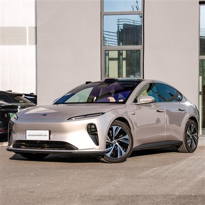 Veicolo elettrico Nio ET5