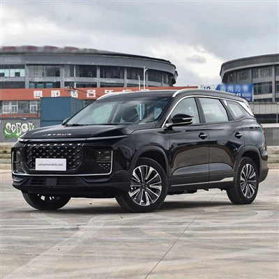 SUV ibrido plug-in Jetour Shanhai L9 a sette posti